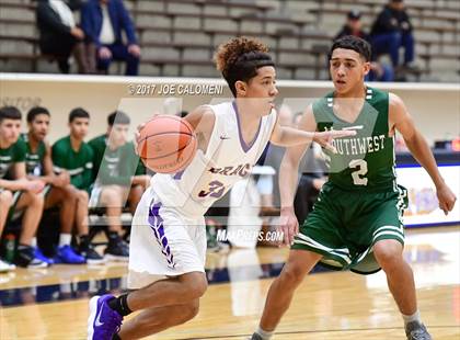 Thumbnail 2 in Brackenridge Vs Southwest (SAISD Invitational) photogallery.