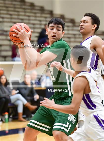 Thumbnail 3 in Brackenridge Vs Southwest (SAISD Invitational) photogallery.