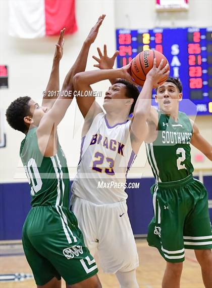Thumbnail 2 in Brackenridge Vs Southwest (SAISD Invitational) photogallery.