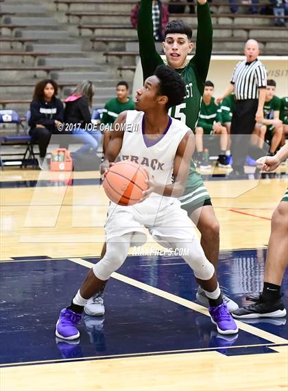 Thumbnail 2 in Brackenridge Vs Southwest (SAISD Invitational) photogallery.