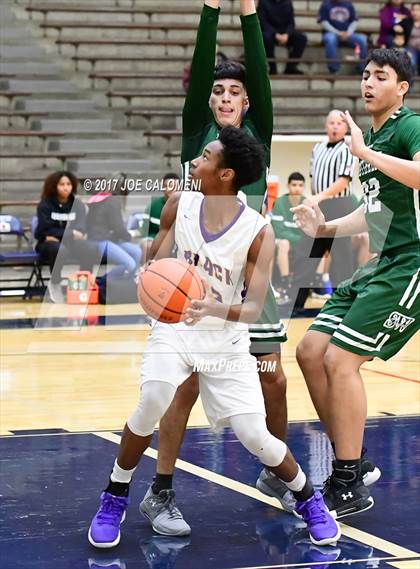 Thumbnail 3 in Brackenridge Vs Southwest (SAISD Invitational) photogallery.