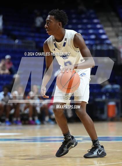 Thumbnail 2 in Waxahachie vs. King (Cy-Hoops Invitational) photogallery.