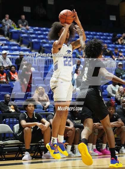 Thumbnail 2 in Waxahachie vs. King (Cy-Hoops Invitational) photogallery.