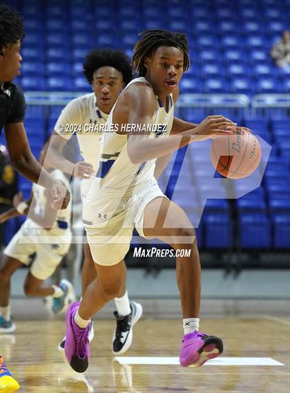 Thumbnail 2 in Waxahachie vs. King (Cy-Hoops Invitational) photogallery.