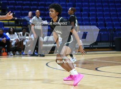 Thumbnail 2 in Waxahachie vs. King (Cy-Hoops Invitational) photogallery.