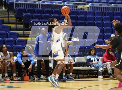 Thumbnail 3 in Waxahachie vs. King (Cy-Hoops Invitational) photogallery.