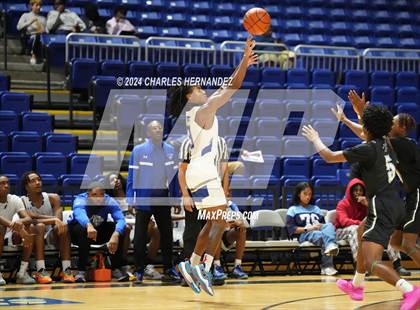 Thumbnail 2 in Waxahachie vs. King (Cy-Hoops Invitational) photogallery.