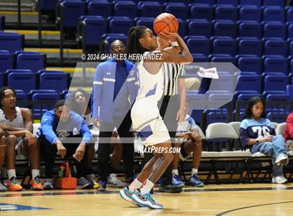 Thumbnail 1 in Waxahachie vs. King (Cy-Hoops Invitational) photogallery.