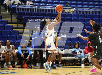 Thumbnail 1 in Waxahachie vs. King (Cy-Hoops Invitational) photogallery.