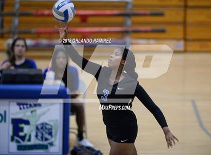 Thumbnail 2 in Santa Fe Christian @ Eastlake photogallery.
