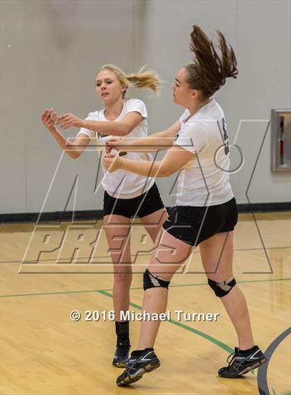 Thumbnail 3 in Red Bluff vs Las Plumas (Red Bluff Tournament) photogallery.