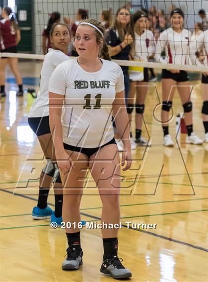 Thumbnail 2 in Red Bluff vs Las Plumas (Red Bluff Tournament) photogallery.