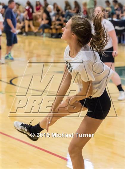 Thumbnail 2 in Red Bluff vs Las Plumas (Red Bluff Tournament) photogallery.