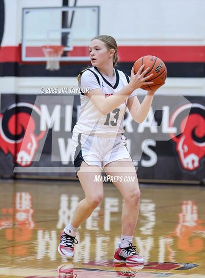 Thumbnail 2 in Lake Belton vs Mineral Wells (AutoWorld Chevrolet GMC Year-End Classic) photogallery.