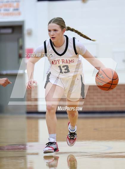 Thumbnail 2 in Lake Belton vs Mineral Wells (AutoWorld Chevrolet GMC Year-End Classic) photogallery.