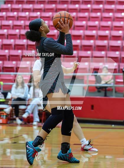 Thumbnail 2 in Lake Belton vs Mineral Wells (AutoWorld Chevrolet GMC Year-End Classic) photogallery.