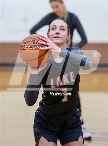 Thumbnail 3 in Lake Belton vs Mineral Wells (AutoWorld Chevrolet GMC Year-End Classic) photogallery.