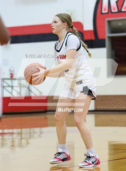 Thumbnail 2 in Lake Belton vs Mineral Wells (AutoWorld Chevrolet GMC Year-End Classic) photogallery.