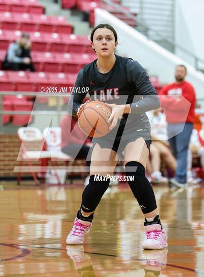 Thumbnail 3 in Lake Belton vs Mineral Wells (AutoWorld Chevrolet GMC Year-End Classic) photogallery.