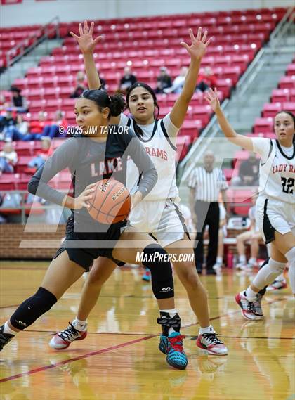 Thumbnail 2 in Lake Belton vs Mineral Wells (AutoWorld Chevrolet GMC Year-End Classic) photogallery.