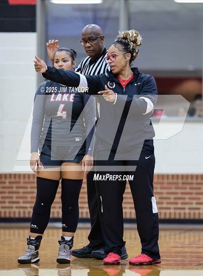 Thumbnail 1 in Lake Belton vs Mineral Wells (AutoWorld Chevrolet GMC Year-End Classic) photogallery.