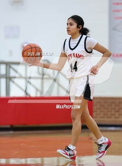 Thumbnail 3 in Lake Belton vs Mineral Wells (AutoWorld Chevrolet GMC Year-End Classic) photogallery.