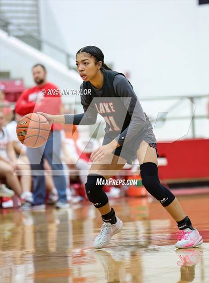 Thumbnail 1 in Lake Belton vs Mineral Wells (AutoWorld Chevrolet GMC Year-End Classic) photogallery.