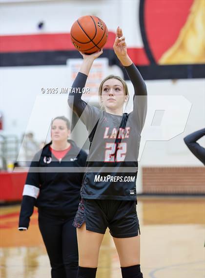 Thumbnail 2 in Lake Belton vs Mineral Wells (AutoWorld Chevrolet GMC Year-End Classic) photogallery.