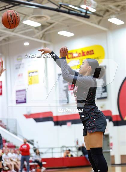 Thumbnail 2 in Lake Belton vs Mineral Wells (AutoWorld Chevrolet GMC Year-End Classic) photogallery.