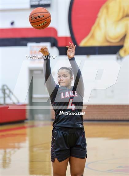 Thumbnail 3 in Lake Belton vs Mineral Wells (AutoWorld Chevrolet GMC Year-End Classic) photogallery.