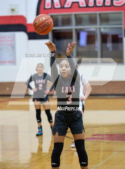 Thumbnail 3 in Lake Belton vs Mineral Wells (AutoWorld Chevrolet GMC Year-End Classic) photogallery.