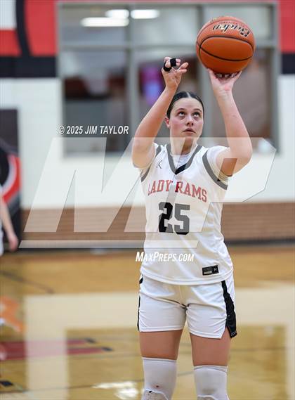 Thumbnail 3 in Lake Belton vs Mineral Wells (AutoWorld Chevrolet GMC Year-End Classic) photogallery.