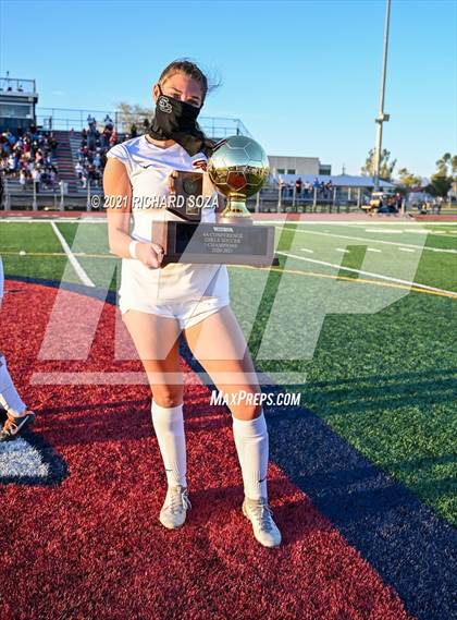 Thumbnail 3 in Salpointe Catholic vs Prescott (AIA 4A Final Awards) photogallery.
