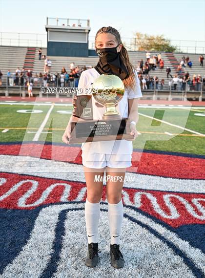 Thumbnail 2 in Salpointe Catholic vs Prescott (AIA 4A Final Awards) photogallery.