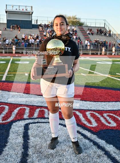 Thumbnail 2 in Salpointe Catholic vs Prescott (AIA 4A Final Awards) photogallery.