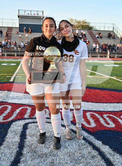 Thumbnail 1 in Salpointe Catholic vs Prescott (AIA 4A Final Awards) photogallery.