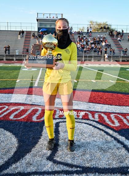 Thumbnail 3 in Salpointe Catholic vs Prescott (AIA 4A Final Awards) photogallery.