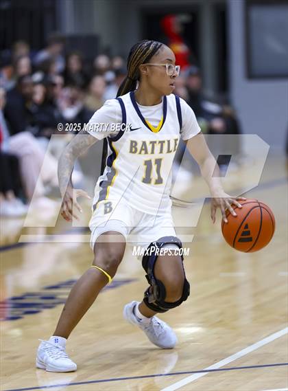 Thumbnail 2 in Skyline vs Battle (Sophie Cunningham Classic) photogallery.