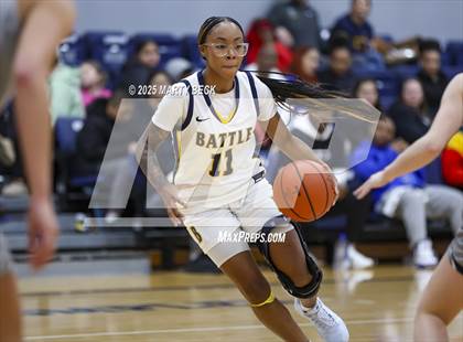 Thumbnail 1 in Skyline vs Battle (Sophie Cunningham Classic) photogallery.
