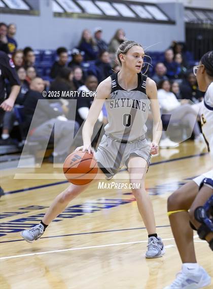 Thumbnail 1 in Skyline vs Battle (Sophie Cunningham Classic) photogallery.