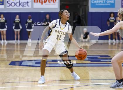 Thumbnail 3 in Skyline vs Battle (Sophie Cunningham Classic) photogallery.
