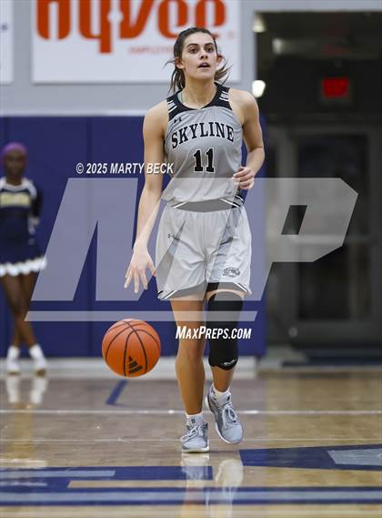Thumbnail 1 in Skyline vs Battle (Sophie Cunningham Classic) photogallery.