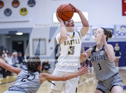 Thumbnail 1 in Skyline vs Battle (Sophie Cunningham Classic) photogallery.