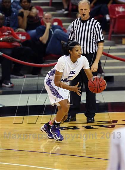 Thumbnail 2 in Florin vs. Sacramento (CIF SJS D2 Final) photogallery.