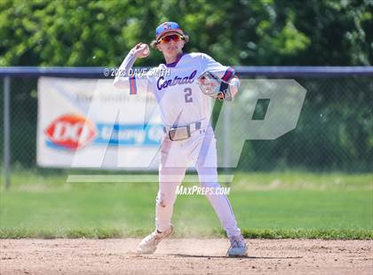 Thumbnail 3 in Anamosa @ Davenport Central photogallery.