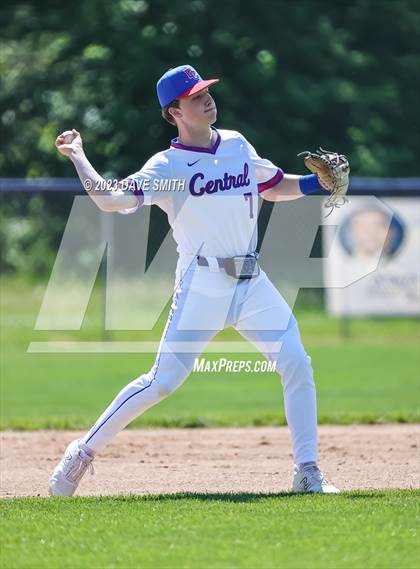Thumbnail 1 in Anamosa @ Davenport Central photogallery.