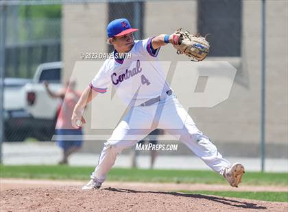 Thumbnail 3 in Anamosa @ Davenport Central photogallery.