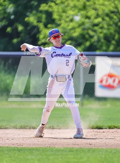 Thumbnail 2 in Anamosa @ Davenport Central photogallery.