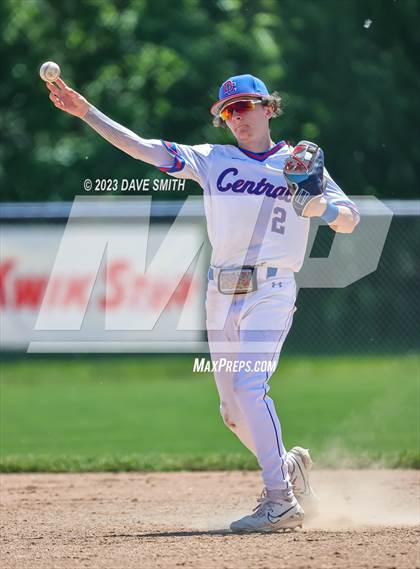 Thumbnail 3 in Anamosa @ Davenport Central photogallery.
