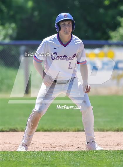 Thumbnail 3 in Anamosa @ Davenport Central photogallery.